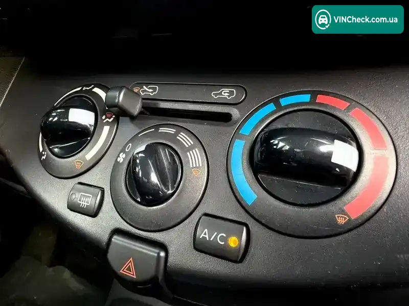 Nissan Micra 2010, фото з оголошення 2 з 21, VIN SJNFBAK12U3206078