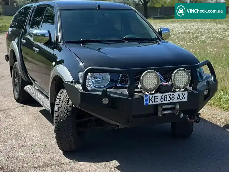 Mitsubishi L 200 2011, фото з оголошення 2 з 10, VIN MMCJNKB40BDZ29343