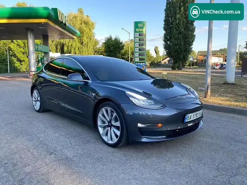 Tesla Model 3 2018, фото з оголошення 2 з 20, VIN 5YJ3E1EB9JF135740