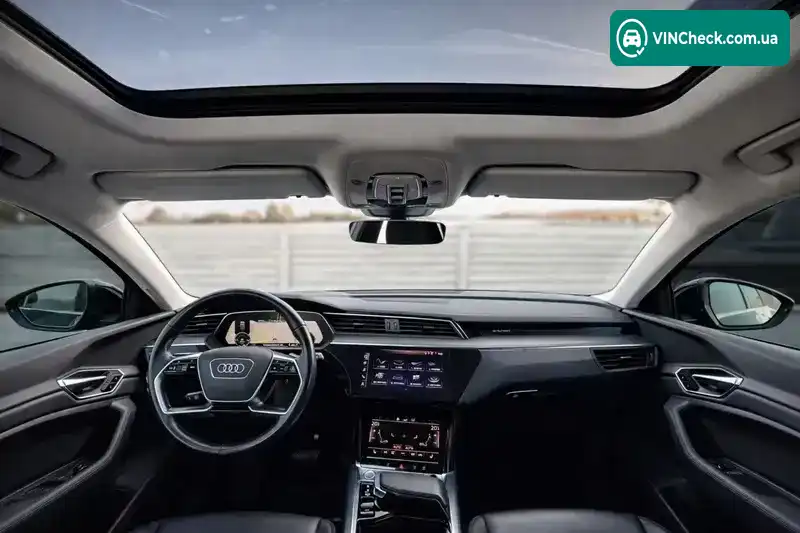 Audi e-tron 2019, фото з оголошення 2 з 14, VIN WAUZZZGE7LB010369