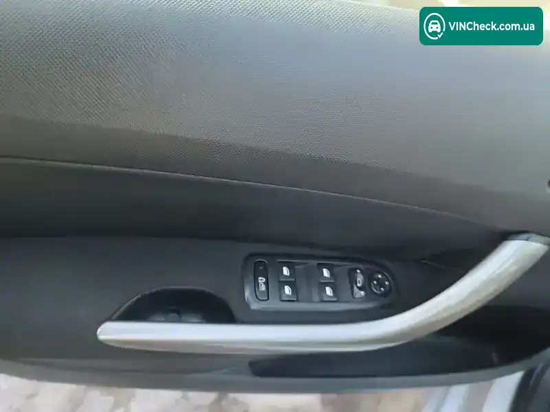 Peugeot 308 2008, фото з оголошення 2 з 19, VIN VF34H9HZH55388374