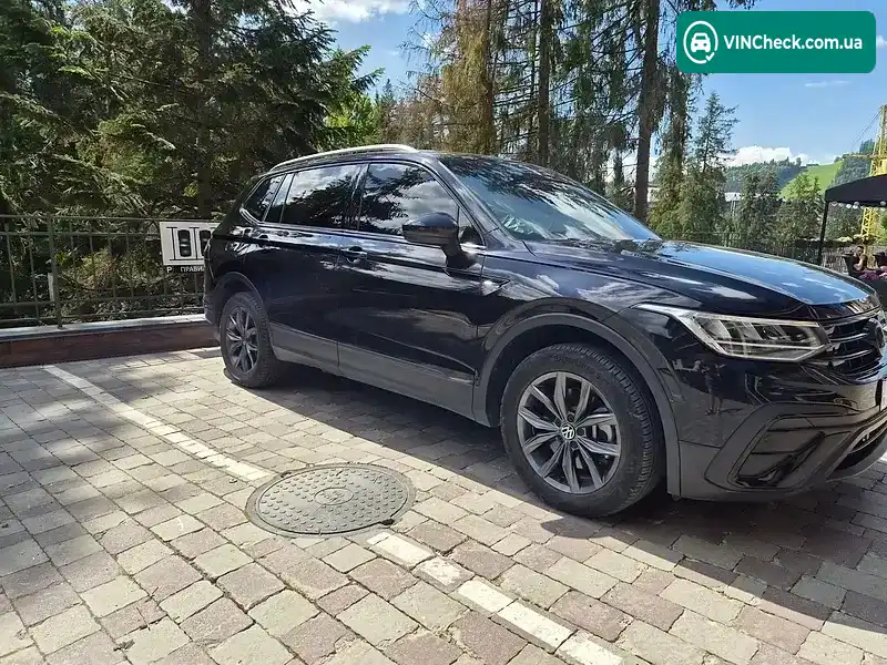 Volkswagen Tiguan 2023, фото з оголошення 2 з 20, VIN 3VV3B7AXXPM089130