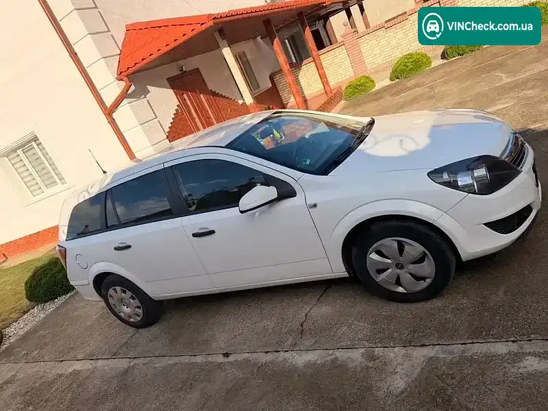 Opel Astra 2010, фото з оголошення 1 з 17, VIN W0L0AHL35B2038223