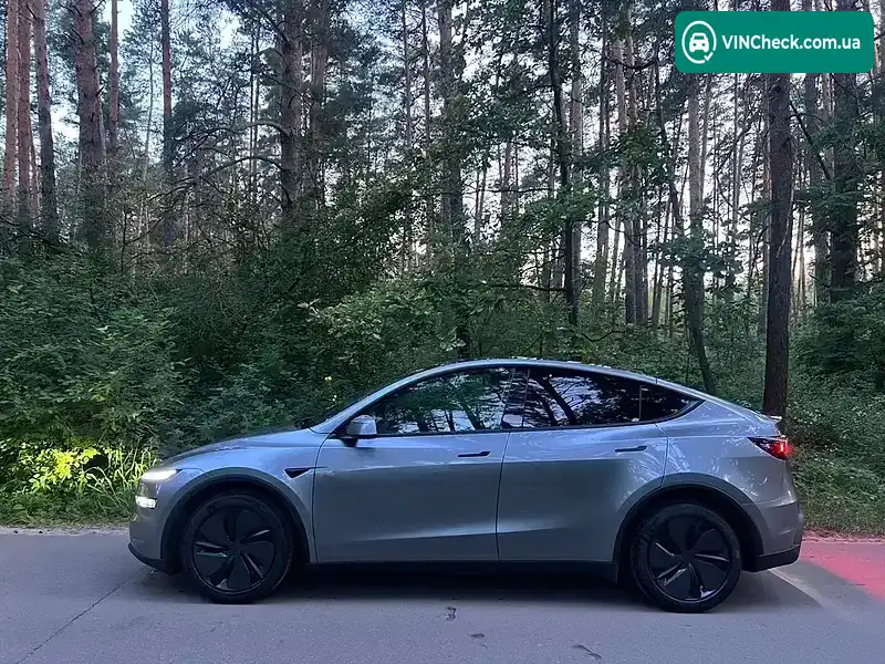Tesla Model Y 2025, фото з оголошення 2 з 7, VIN 7SAYGDEE6TA477287