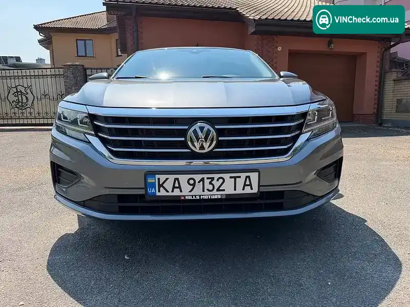 Volkswagen Passat 2020, фото з оголошення 2 з 20, VIN 1VWSA7A3XLC023857