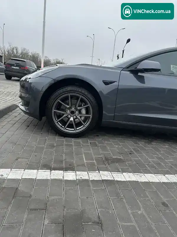 Tesla Model 3 2021, фото з оголошення 2 з 9, VIN 5YJ3E1EAXMF922692