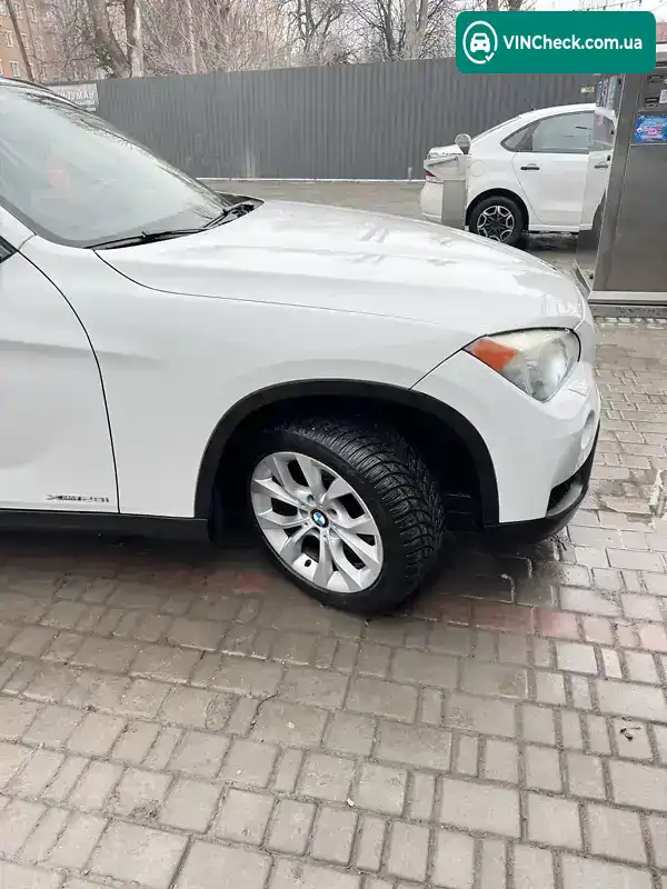 BMW X1 2012, фото з оголошення 2 з 18, VIN WBAVL1C50DVR89241