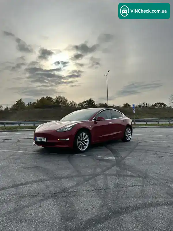 Tesla Model 3 2018, фото з оголошення 2 з 7, VIN 5YJ3E1EAXJF009846