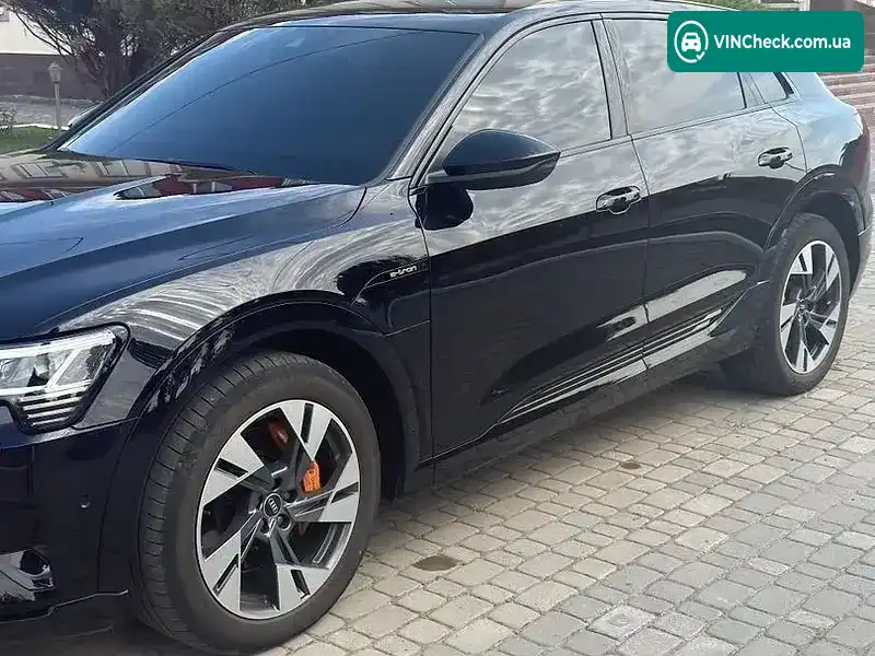 Audi e-tron 2022, фото з оголошення 2 з 13, VIN WAUZZZGE1NB035397
