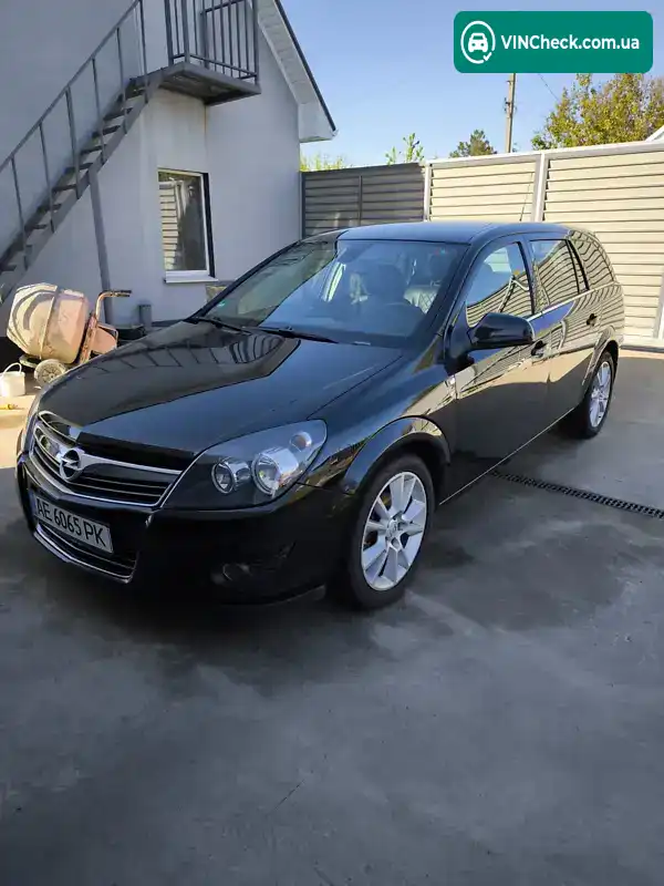 Opel Astra 2010, фото з оголошення 1 з 14, VIN W0L0AHL35B5002094