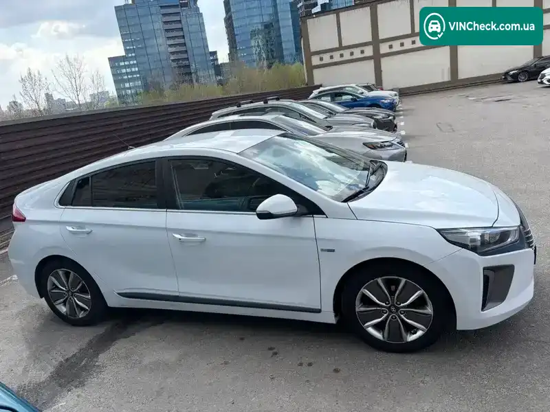Hyundai Ioniq 2018, фото з оголошення 2 з 19, VIN KMHC851CGJU089076