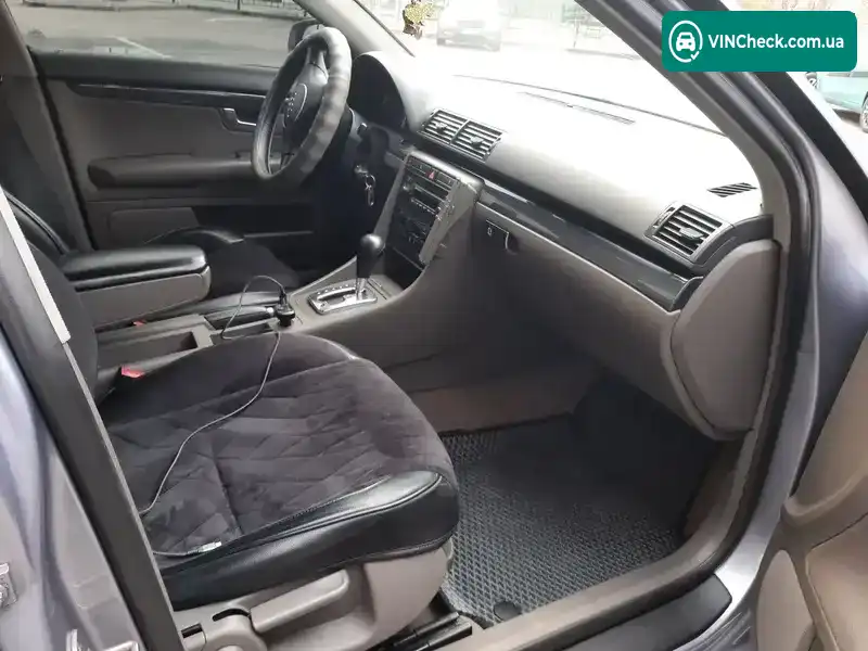 Audi A4 2004, фото з оголошення 2 з 17, VIN WAUZZZ8E35A065232