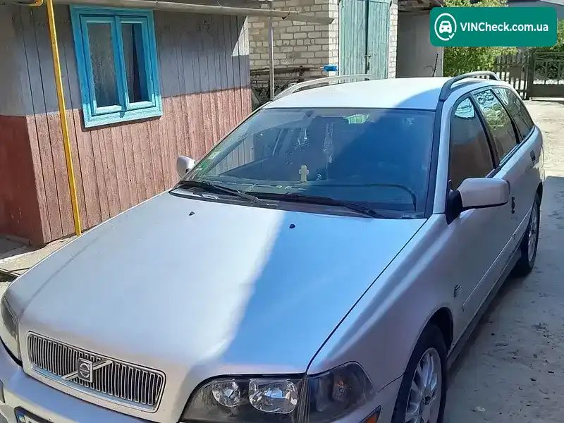Volvo V40 2003, фото з оголошення, VIN YV1VW78823F988146