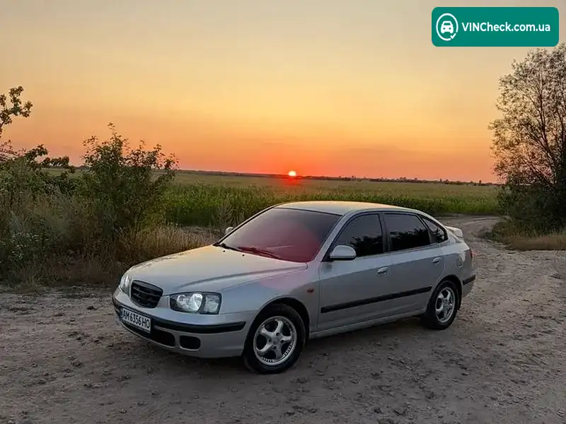 Hyundai Elantra 2001, фото з оголошення 2 з 15, VIN KMHDN51VP1U020941