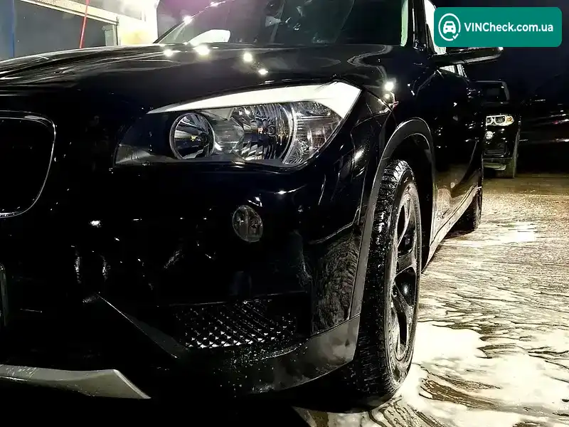 BMW X1 2012, фото з оголошення 2 з 21, VIN WBAVM1C5XDVW41394