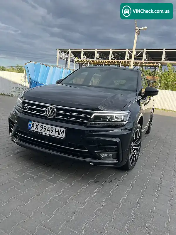 Volkswagen Tiguan 2019, фото з оголошення 2 з 20, VIN 3VV4B7AX1KM167758