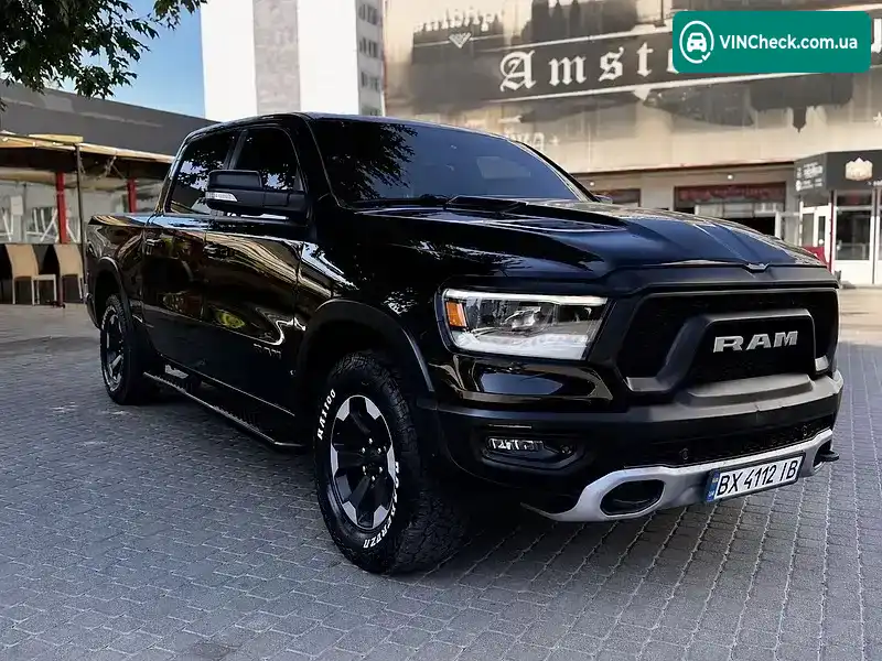 Ram 1500 2018, фото з оголошення 2 з 17, VIN 1C6SRFLT7KN687112