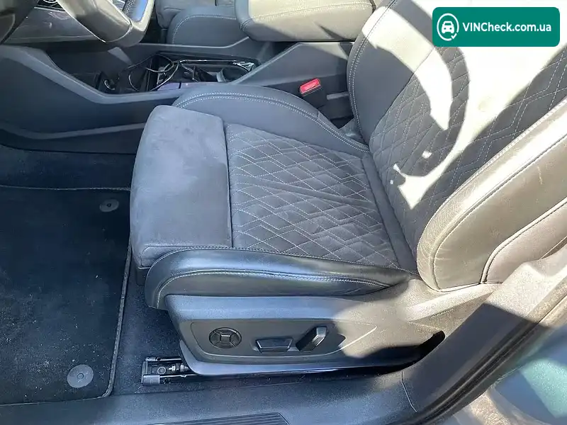 Audi Q4 e-tron 2023, фото з оголошення 2 з 15, VIN LFVVB9G39P5226905