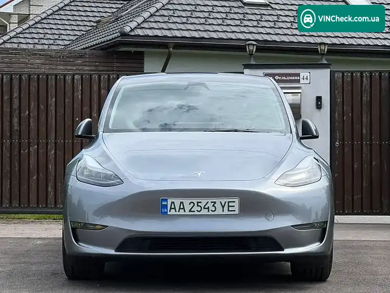 Tesla Model Y 2024, фото з оголошення 2 з 13, VIN 7SAYGDEF2RA322351
