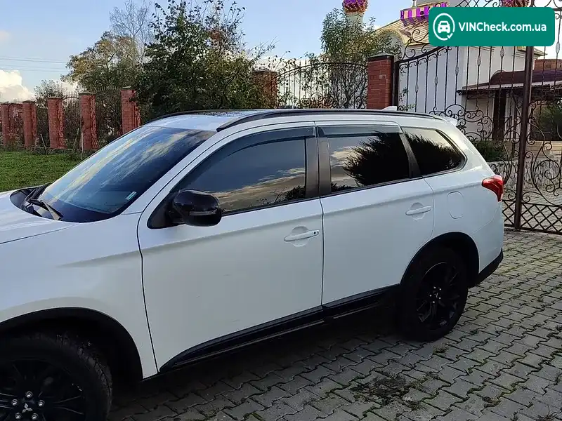 Mitsubishi Outlander 2018, фото з оголошення 2 з 19, VIN JA4AZ3A35KZ026817