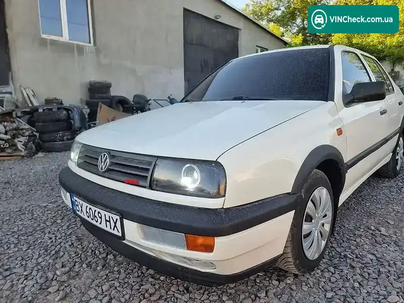 Volkswagen Vento 1992, фото з оголошення 2 з 21, VIN WVWZZZ1HZNW302132