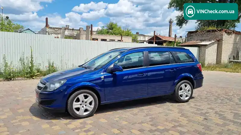 Opel Astra 2010, фото з оголошення 2 з 20, VIN W0L0AHL35A2070496