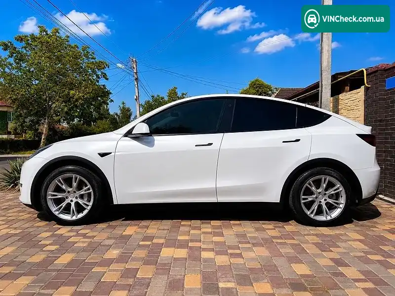Tesla Model Y 2021, фото з оголошення 2 з 16, VIN 5YJYGDEDXMF133566