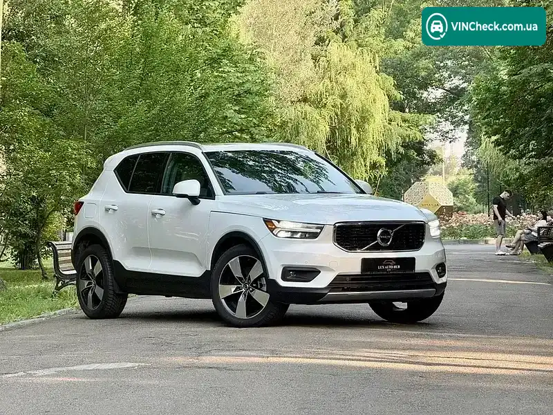 Volvo XC40 2020, фото з оголошення 2 з 21, VIN YV4AC2HK5M2425721