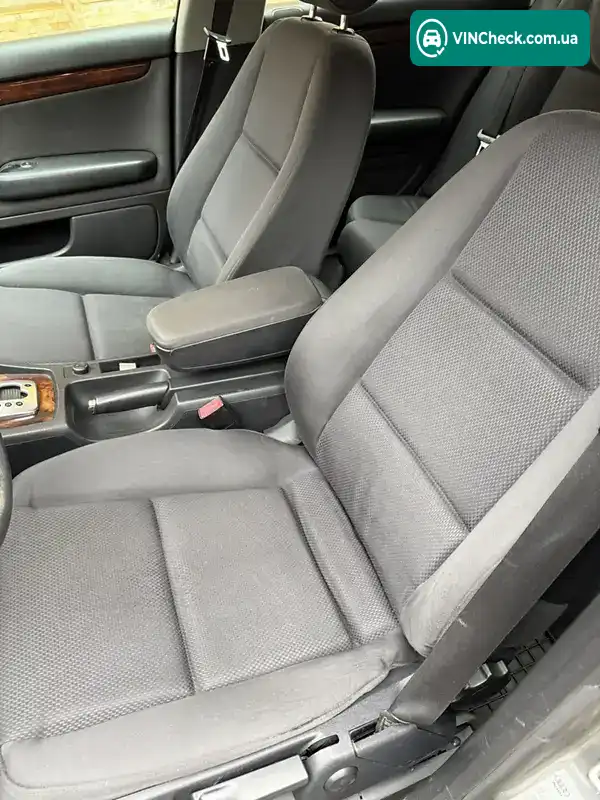 Audi A4 2004, фото з оголошення 2 з 20, VIN WAUZZZ8E04A233679