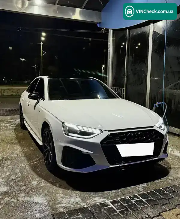Audi A4 2022, фото з оголошення, VIN WAUZZZF41NN008367