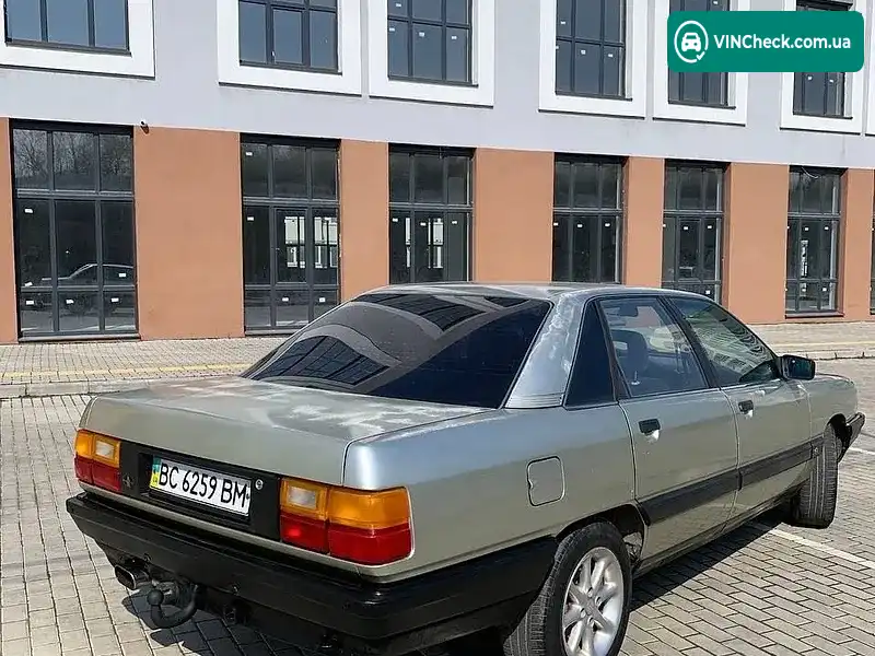 Audi 100 1988, фото з оголошення 2 з 11, VIN WAUZZZ44ZJN038373