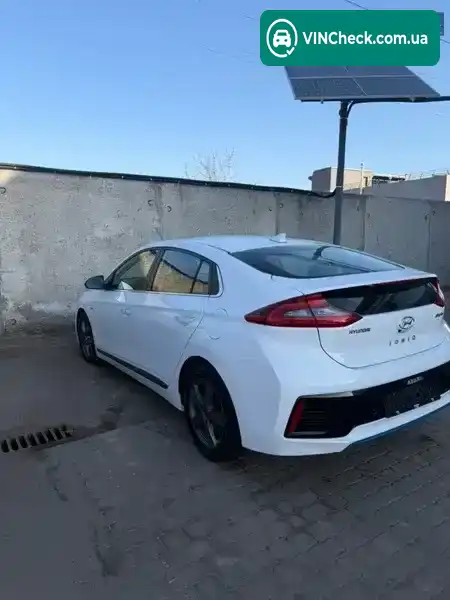Hyundai Ioniq 2018, фото з оголошення 2 з 10, VIN KMHC751DGHU072978