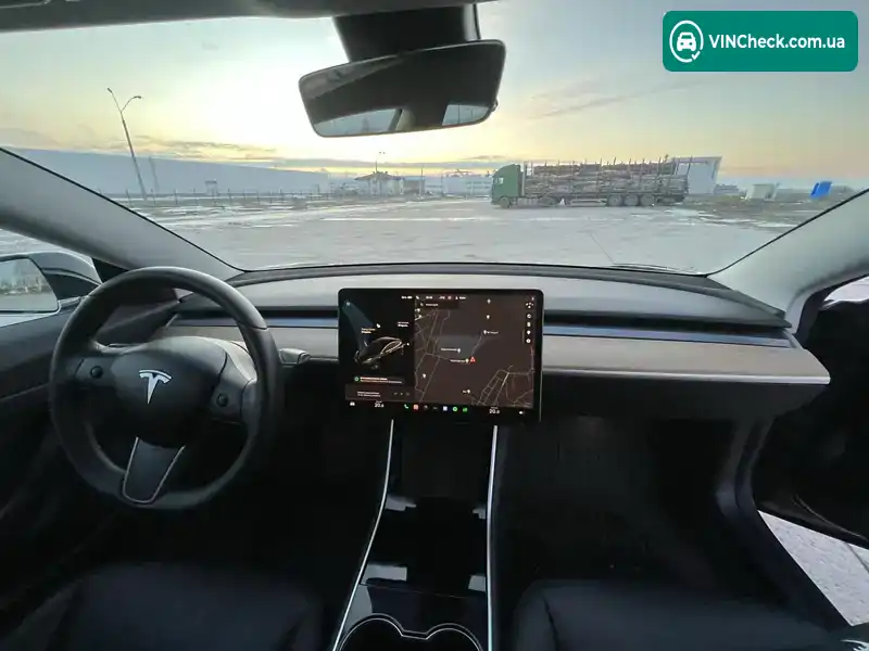 Tesla Model 3 2019, фото з оголошення 2 з 13, VIN 5YJ3E1EB1KF385460