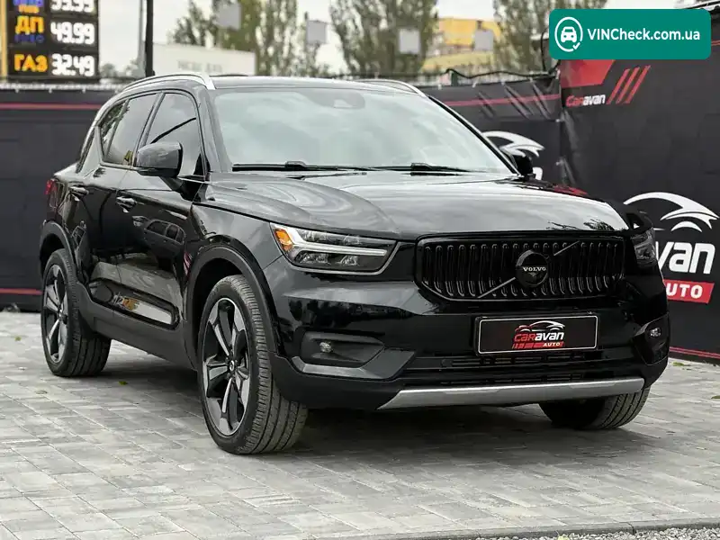 Volvo XC40 2022, фото з оголошення 1 з 21, VIN YV4162UK1N2743821