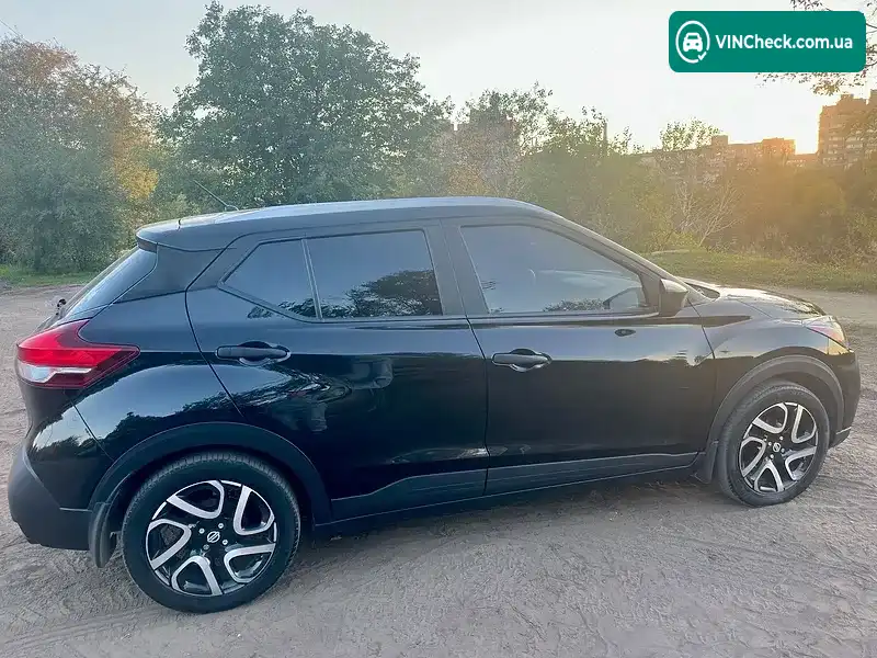 Nissan Kicks 2019, фото з оголошення 2 з 12, VIN 3N1CP5CU3KL498725