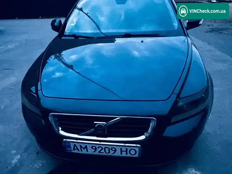 Volvo V50 2010, фото з оголошення 1 з 4, VIN YV1MW76F2A2575312