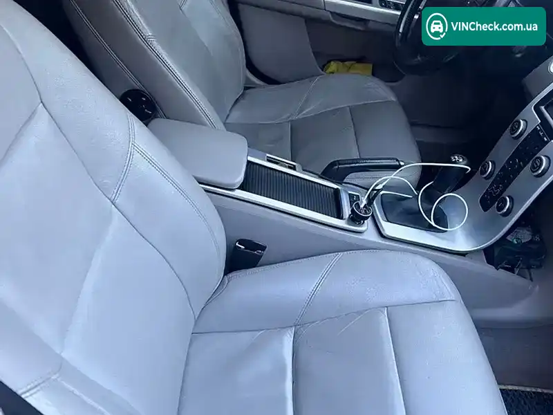 Volvo V50 2010, фото з оголошення 2 з 4, VIN YV1MW76F2A2575312