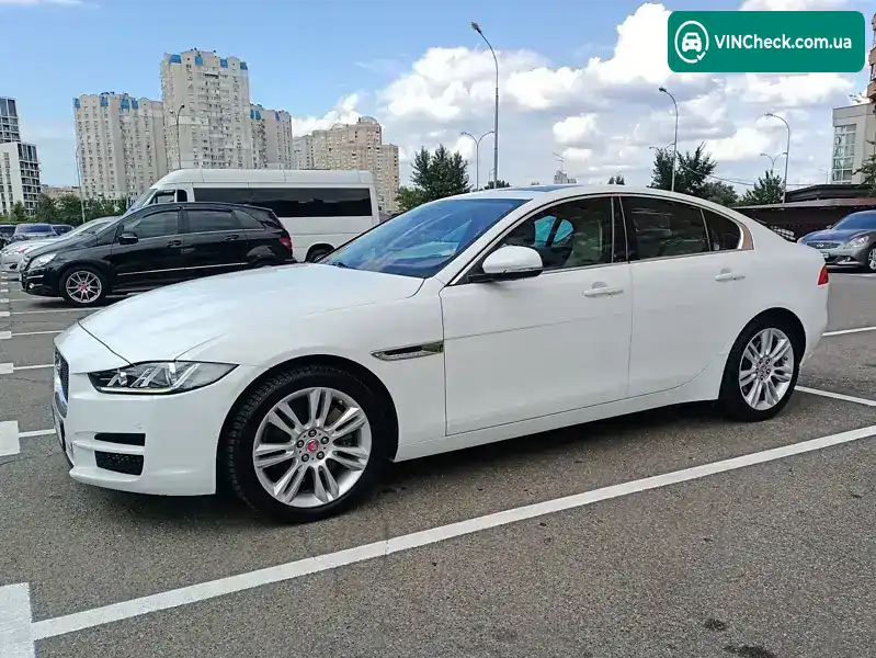 Jaguar XE 2018, фото з оголошення 2 з 21, VIN SAJAJ4FN5KCP47754