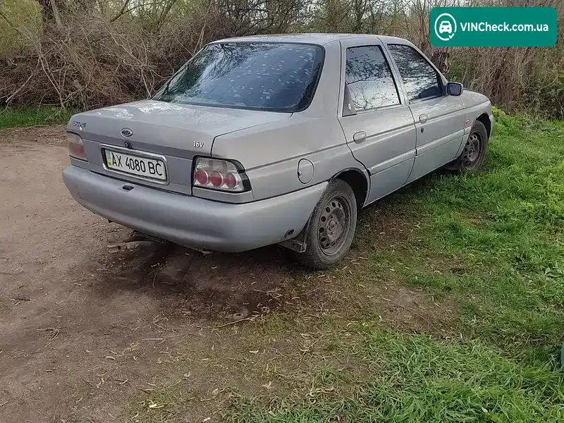 Ford Escort 1996, фото з оголошення 2 з 7, VIN WF0FXXGCAFTT37133