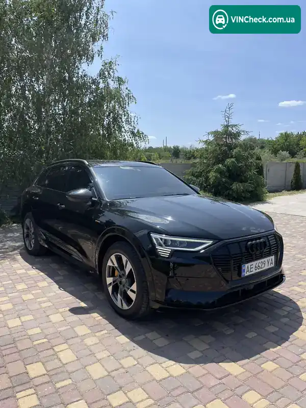 Audi e-tron 2020, фото з оголошення 2 з 20, VIN WAUZZZGEXKB004290