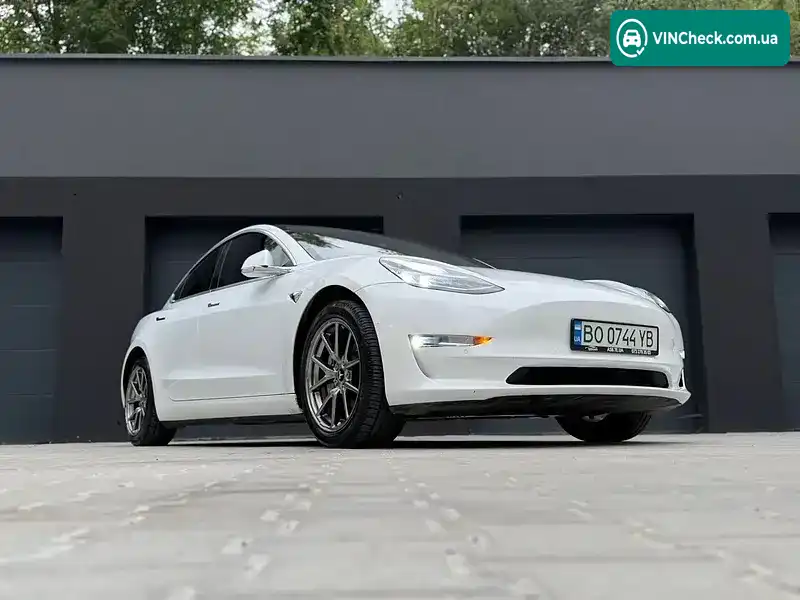 Tesla Model 3 2018, фото з оголошення 2 з 20, VIN 5YJ3E1EA3JF076823
