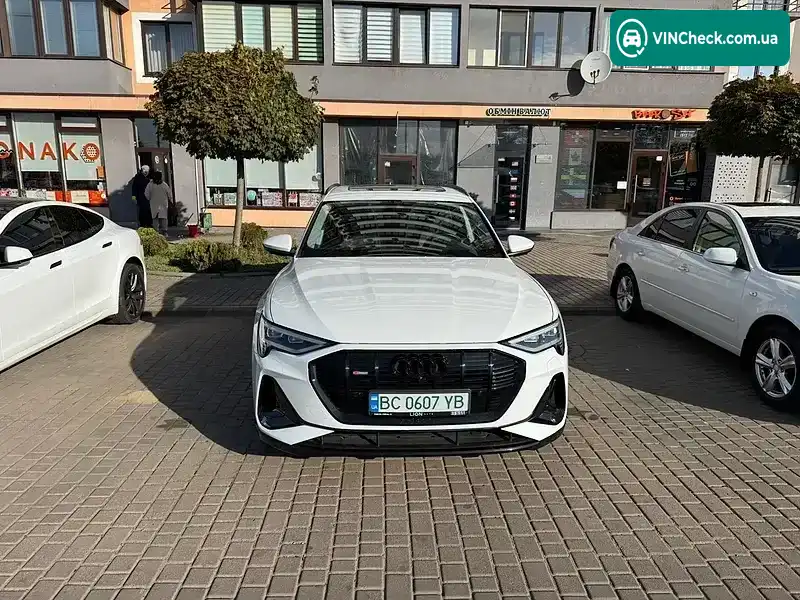 Audi e-tron 2021, фото з оголошення 2 з 10, VIN WA1AAAGE6MB031752