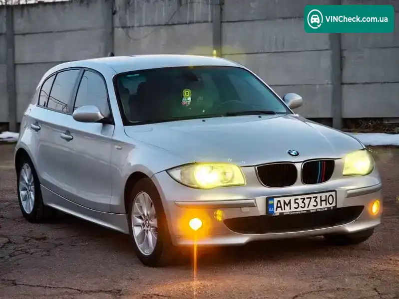 BMW 1 Series 2006, фото з оголошення 2 з 21, VIN WBAUF31010PS33518