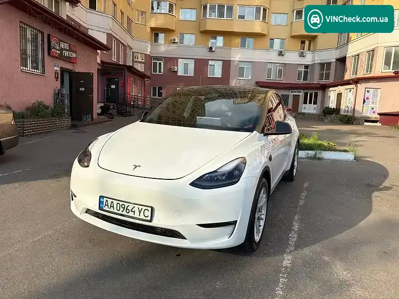 Tesla Model Y 2021, фото з оголошення 2 з 10, VIN 7SAYGDEE9NF308290
