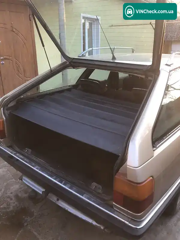 Audi 100 1987, фото з оголошення 1 з 10, VIN WAUZZZ44ZHN126228