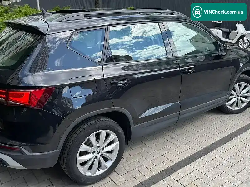 SEAT Ateca 2022, фото з оголошення 2 з 7, VIN VSSZZZ5FZN6520194