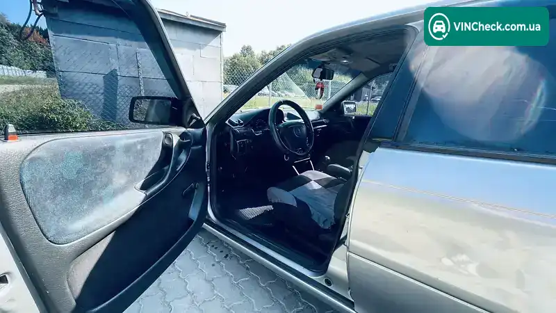 Opel Astra 1995, фото з оголошення 2 з 14, VIN W0L000033G2644585