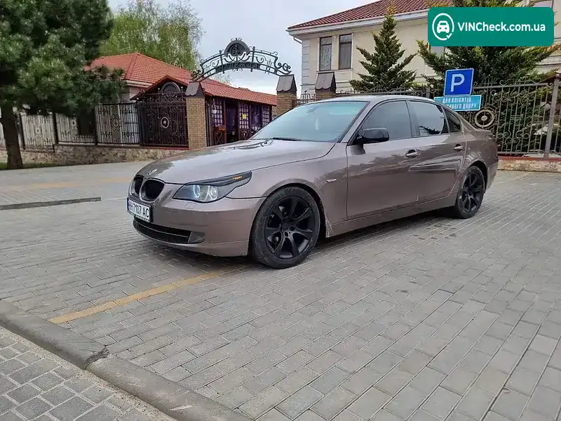 BMW 5 Series 2006, фото з оголошення 1 з 10, VIN WBANE31050B953232