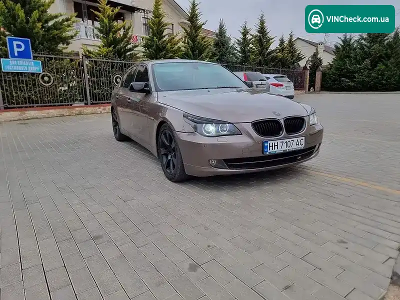 BMW 5 Series 2006, фото з оголошення 2 з 10, VIN WBANE31050B953232