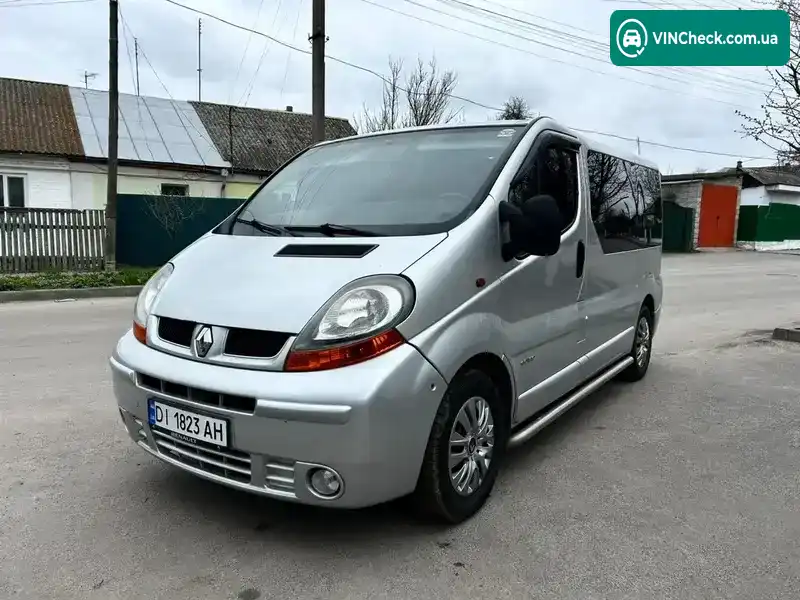 Renault Trafic 2004, фото з оголошення 2 з 16, VIN VF1FLADA64Y055654